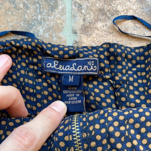 Spaghetti strap pocket dress with front zipper - Picture 6 of 8